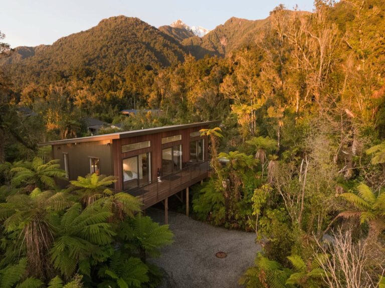 rainforest retreat deluxe