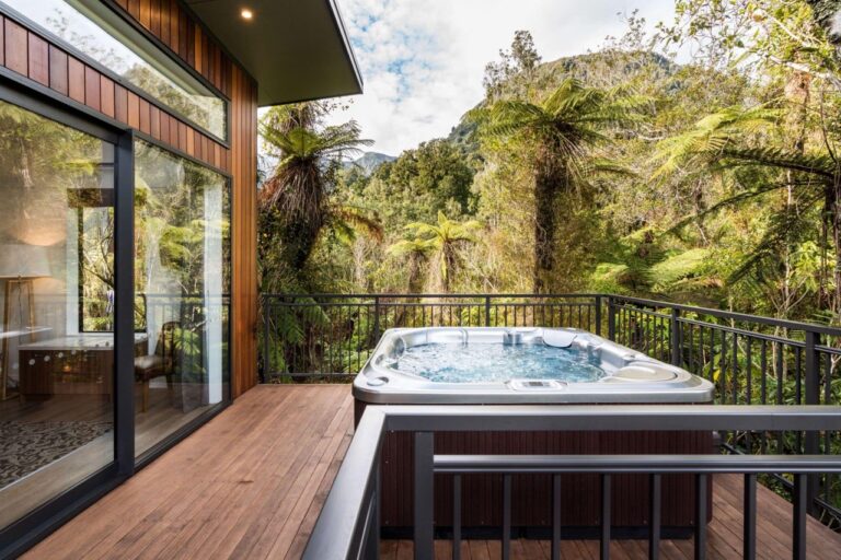 Franz Josef Accommodation Rainforest Retreat West Coast NZ2 Large